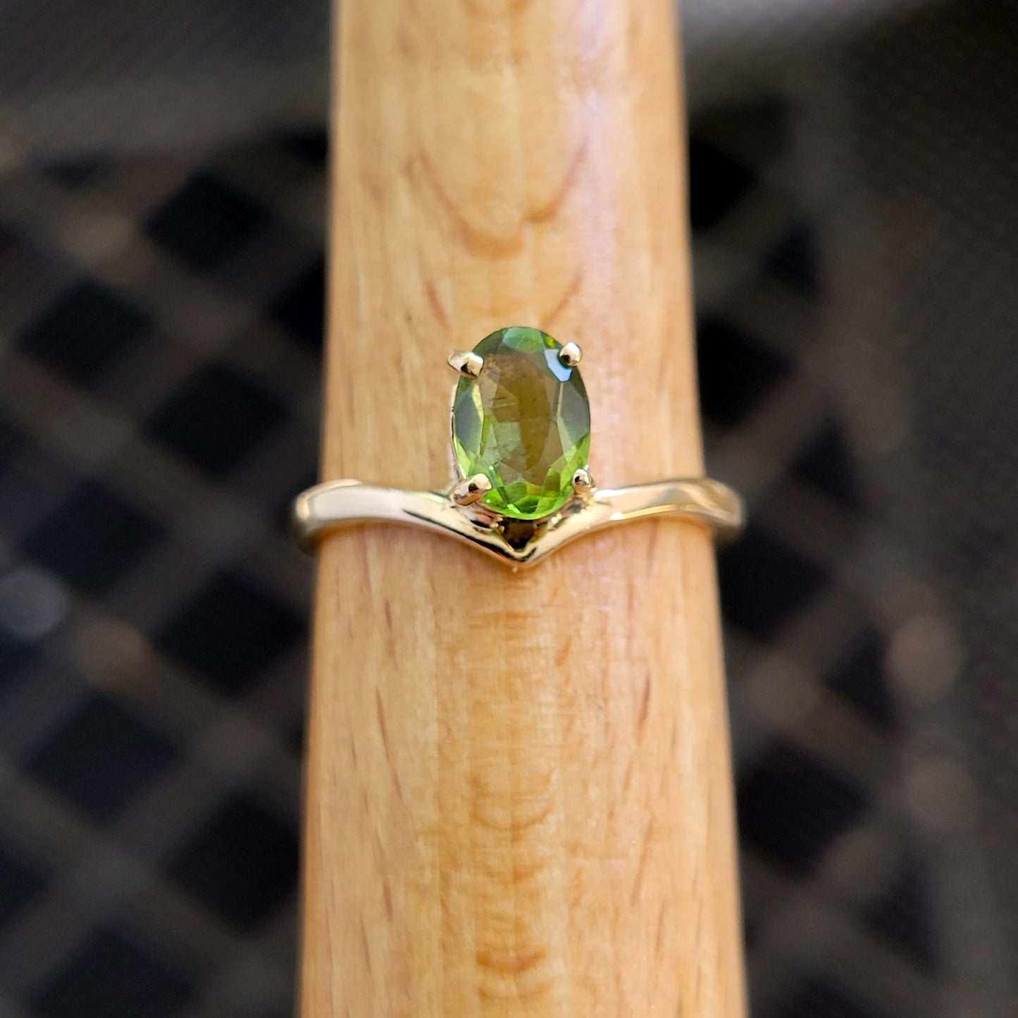 14K Yellow Gold Peridot Gemstone Cocktail Ring Size 6 - Solid Gold