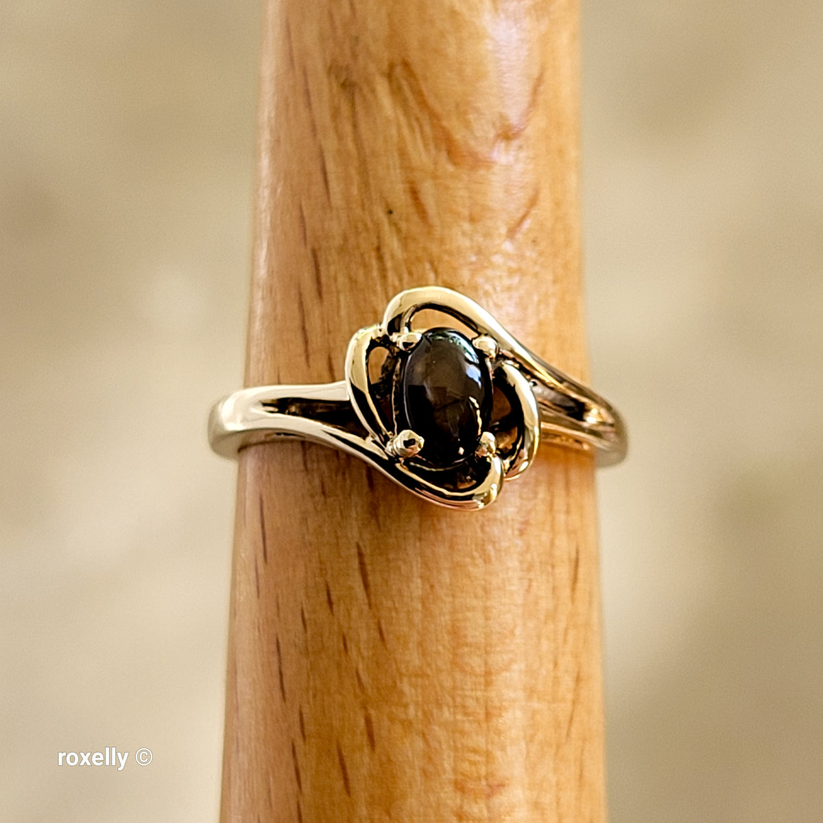 10K Yellow Gold Black Star Sapphire Ring Size 6 - Solid Gold!