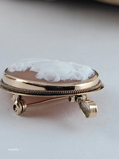 Vintage 14K Yellow Gold Italian Cameo Brooch/Pendant – Classic Victorian Profile -Hand-Carved Shell
