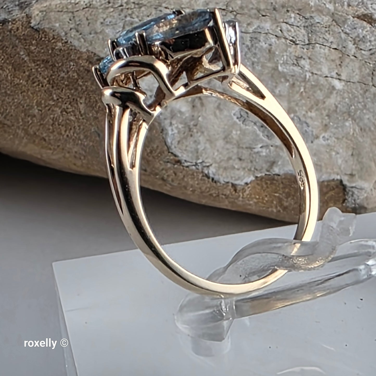 14K Yellow Gold Blue Topaz and Diamond Cocktail Ring Size 6, Solid Gold!
