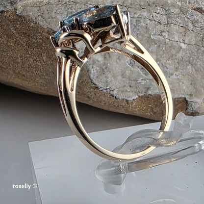 14K Yellow Gold Blue Topaz and Diamond Cocktail Ring Size 6, Solid Gold!