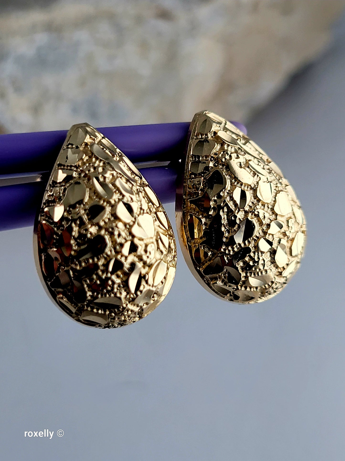 14K Solid Yellow Gold Nugget Teardrop Stud Earrings, 18.3mm Beautiful!
