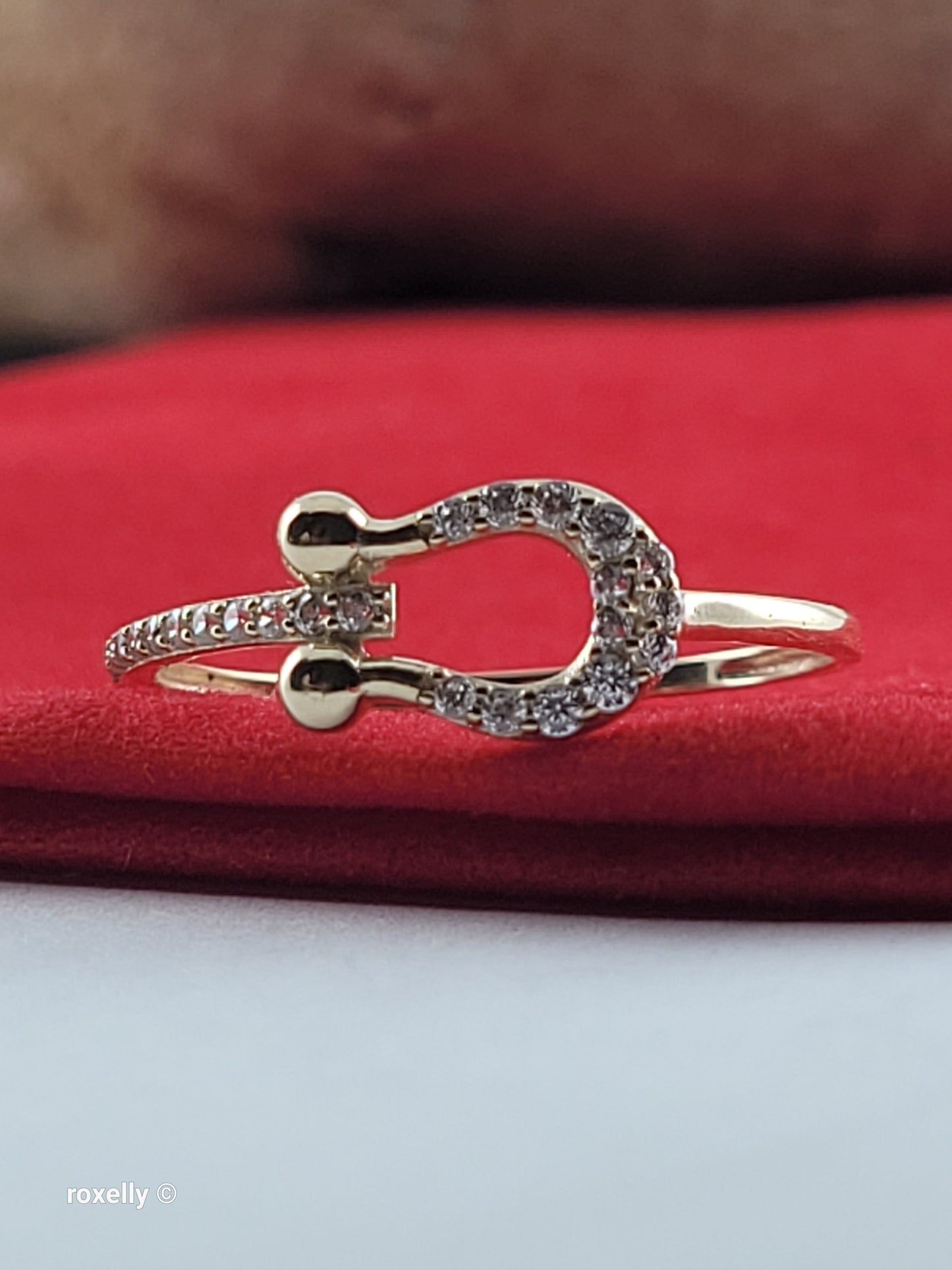 10K Yellow Gold Cubic Zirconia Horseshoe Dainty Ring Size 6.75, Solid Gold!