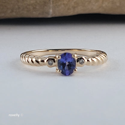 14K Yellow Gold Oval Tanzanite and Diamond Ring Size 7 - Solid Gold