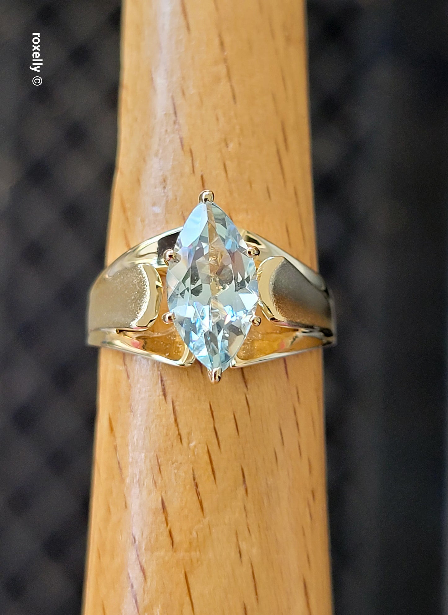 14K Yellow Gold Aquamarine Gemstone Ring Size 6.5, Solid Gold!
