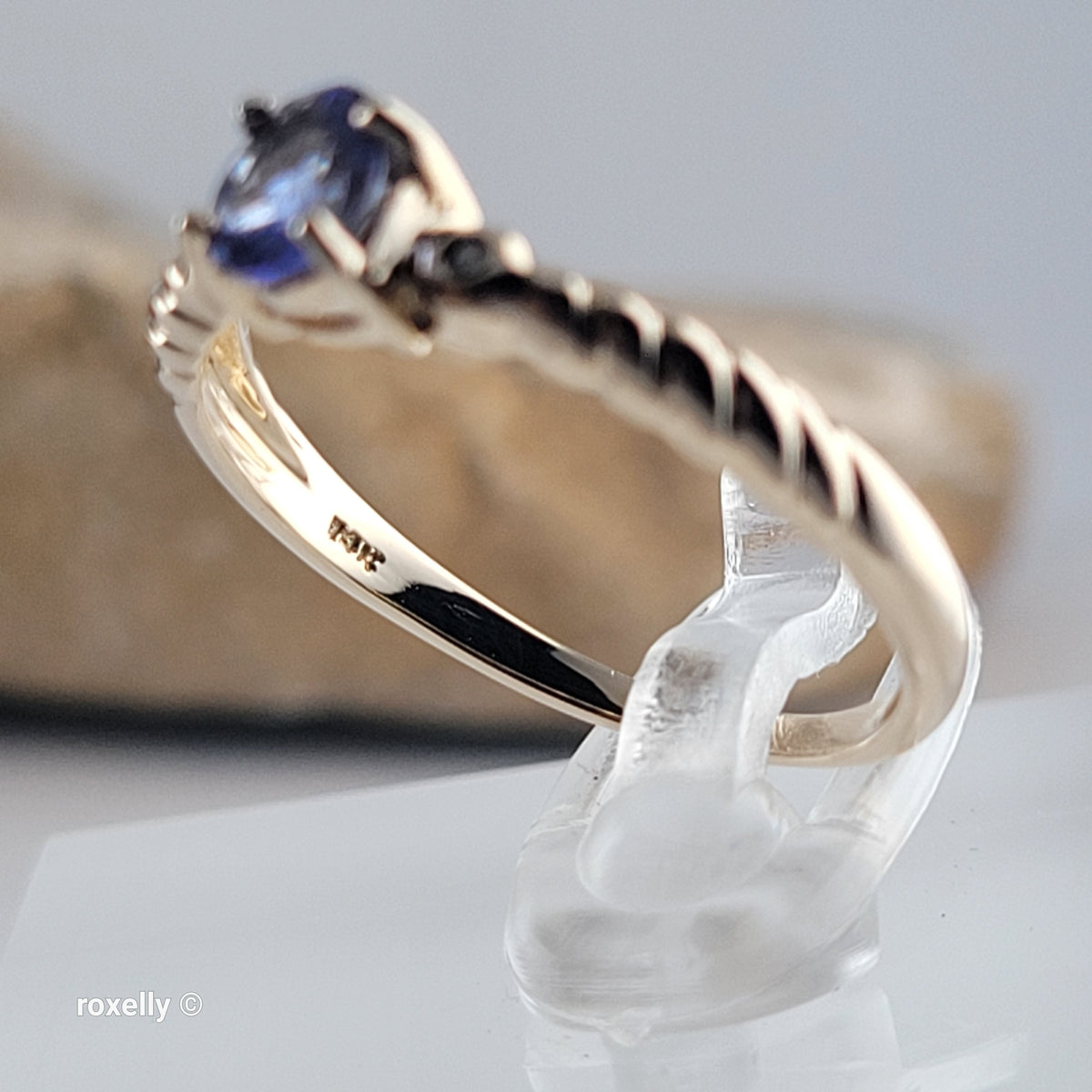 14K Yellow Gold Oval Tanzanite and Diamond Ring Size 7 - Solid Gold