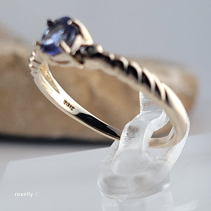 14K Yellow Gold Oval Tanzanite and Diamond Ring Size 7 - Solid Gold