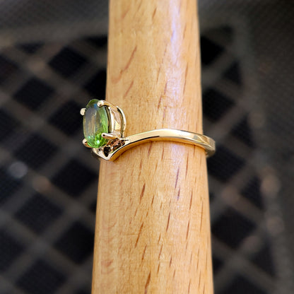14K Yellow Gold Peridot Gemstone Cocktail Ring Size 6 - Solid Gold