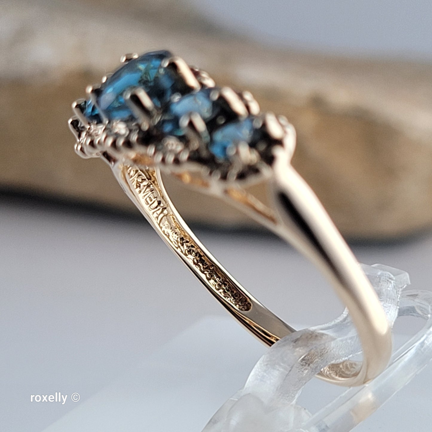 10K Yellow Gold London Blue topaz Ring Size 8 - Solid Gold!