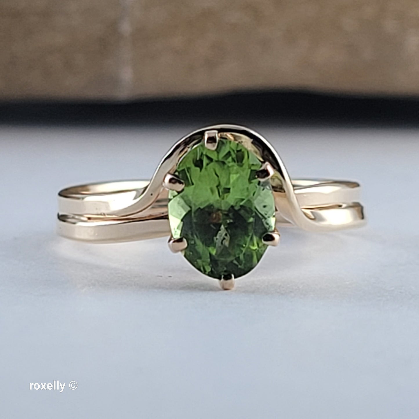 14K Yellow Gold Peridot Cocktail Ring Size 6 - Solid Gold!