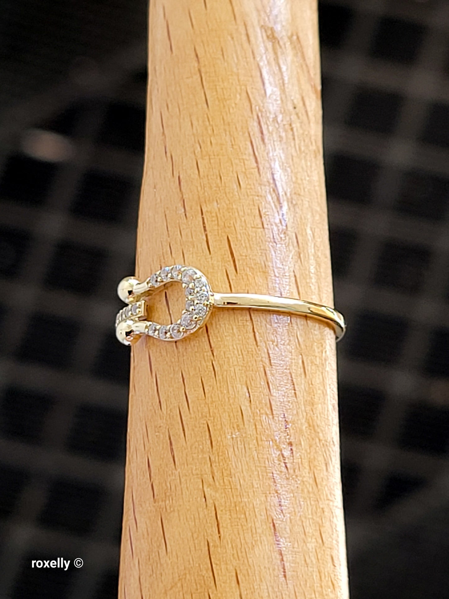 10K Yellow Gold Cubic Zirconia Horseshoe Dainty Ring Size 6.75, Solid Gold!