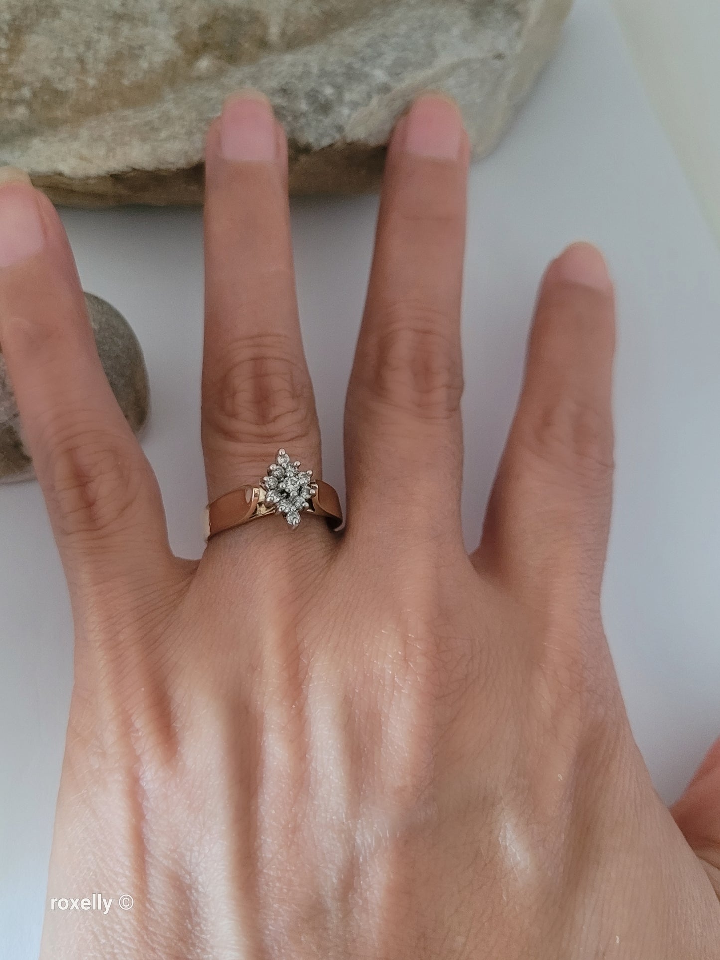 14K Yellow Gold Genuine Diamonds Cluster Ring Size 7.5 - Solid Gold!