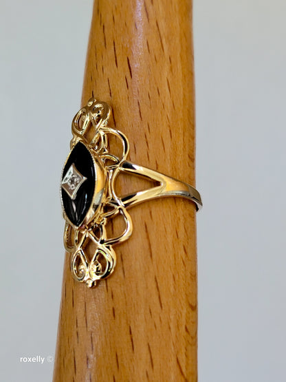 10K Yellow Gold Onyx and Diamond Art-Deco Ring Size 8.25, Solid Gold!