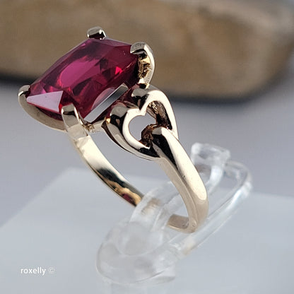 10K Yellow Gold Ruby Gemstone Ring Size 4.25 - Solid Gold!