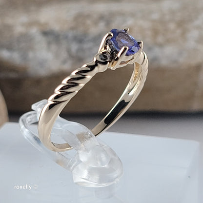 14K Yellow Gold Oval Tanzanite and Diamond Ring Size 7 - Solid Gold