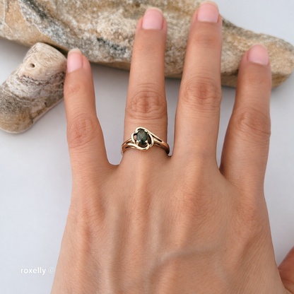 10K Yellow Gold Black Star Sapphire Ring Size 6 - Solid Gold!