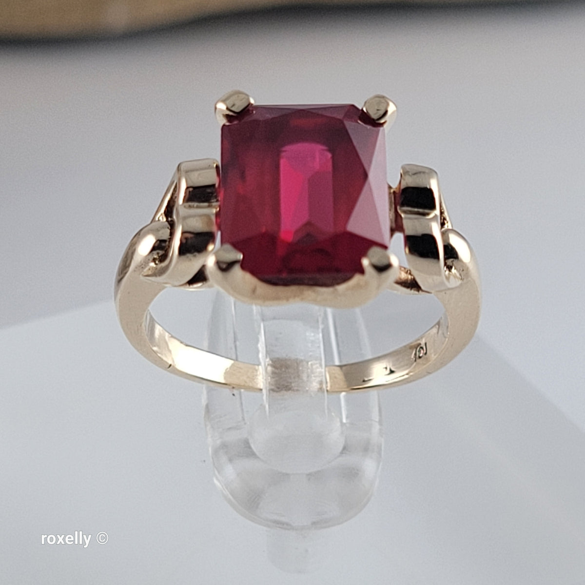 10K Yellow Gold Ruby Gemstone Ring Size 4.25 - Solid Gold!