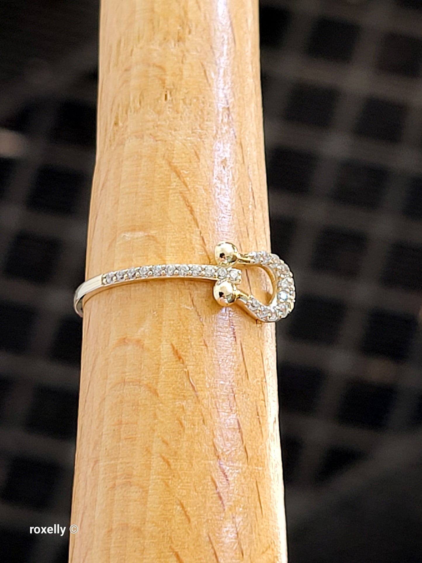 10K Yellow Gold Cubic Zirconia Horseshoe Dainty Ring Size 6.75, Solid Gold!