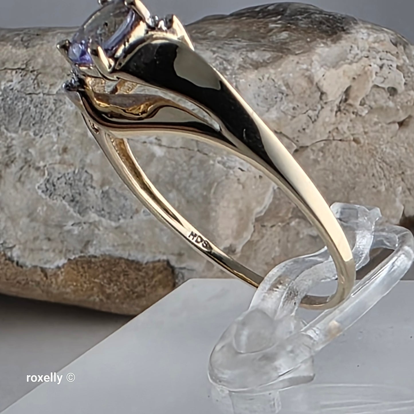 10K Yellow Gold Tanzanite and Diamond Ring Size 9.25, Solid Gold!