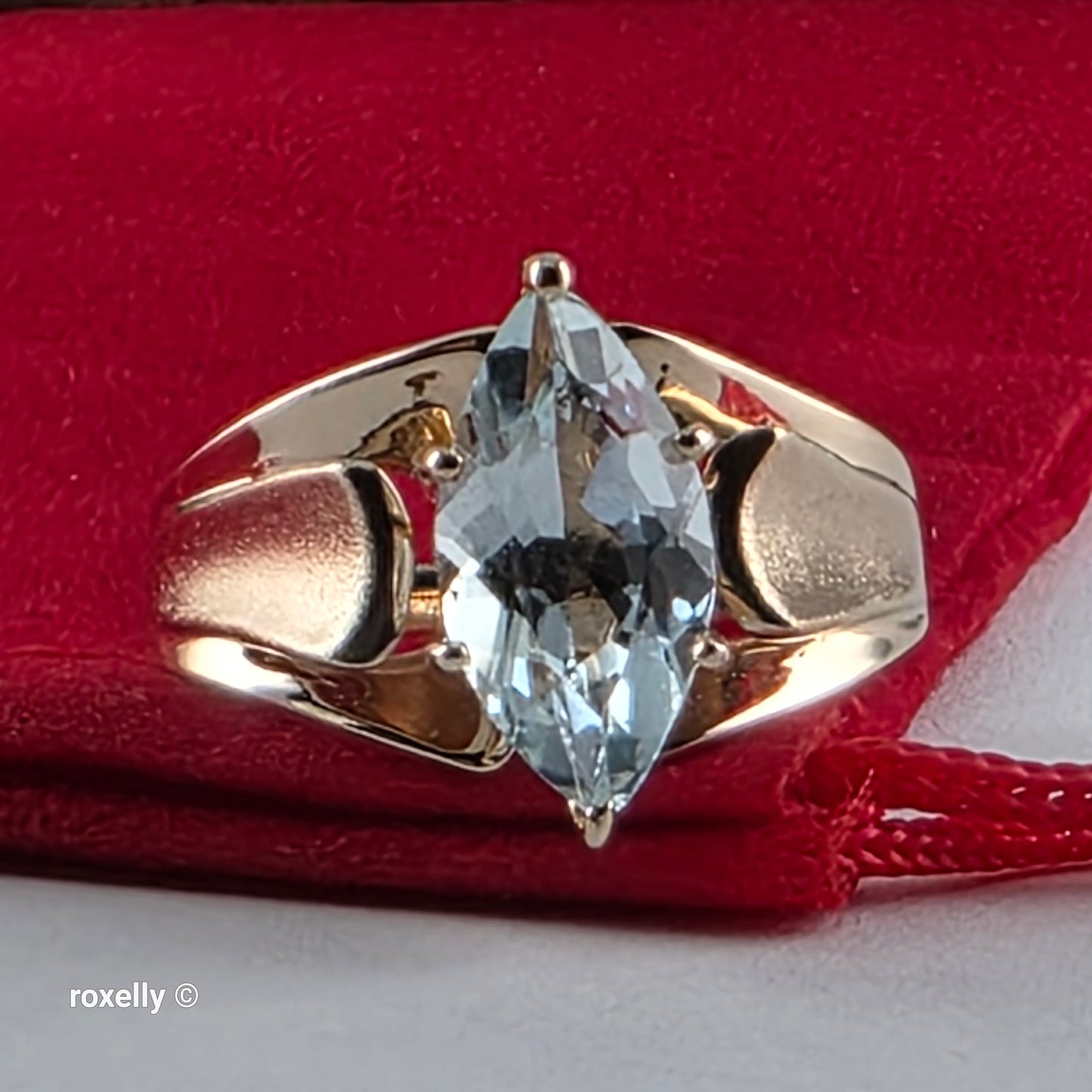 14K Yellow Gold Aquamarine Gemstone Ring Size 6.5, Solid Gold!