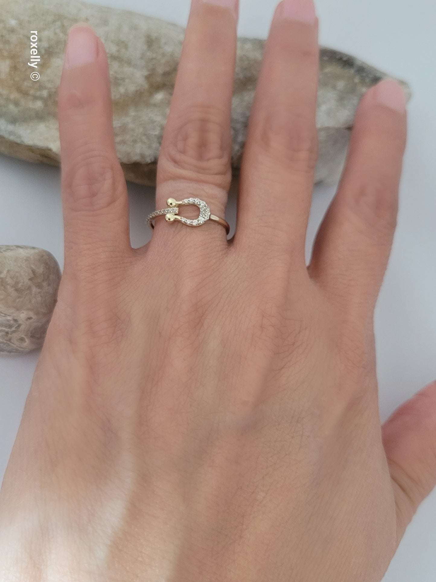 10K Yellow Gold Cubic Zirconia Horseshoe Dainty Ring Size 6.75, Solid Gold!