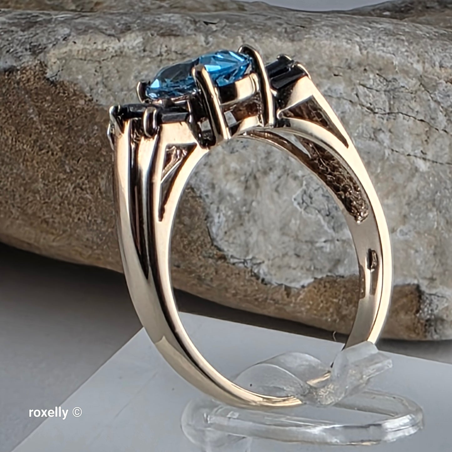 10K Yellow Gold Blue Topaz and Sapphire Cocktail Ring Size 7.25, Solid Gold!