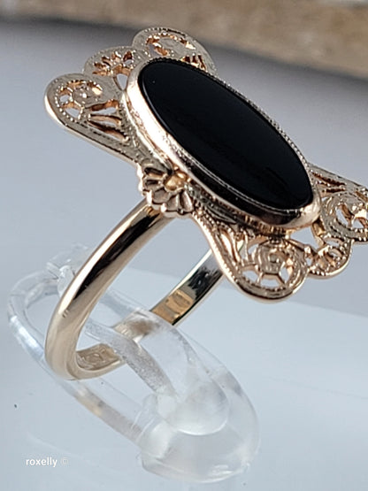 10k Size 5.5 Beautiful Solid Yellow Gold Onyx Gemstone Ring!