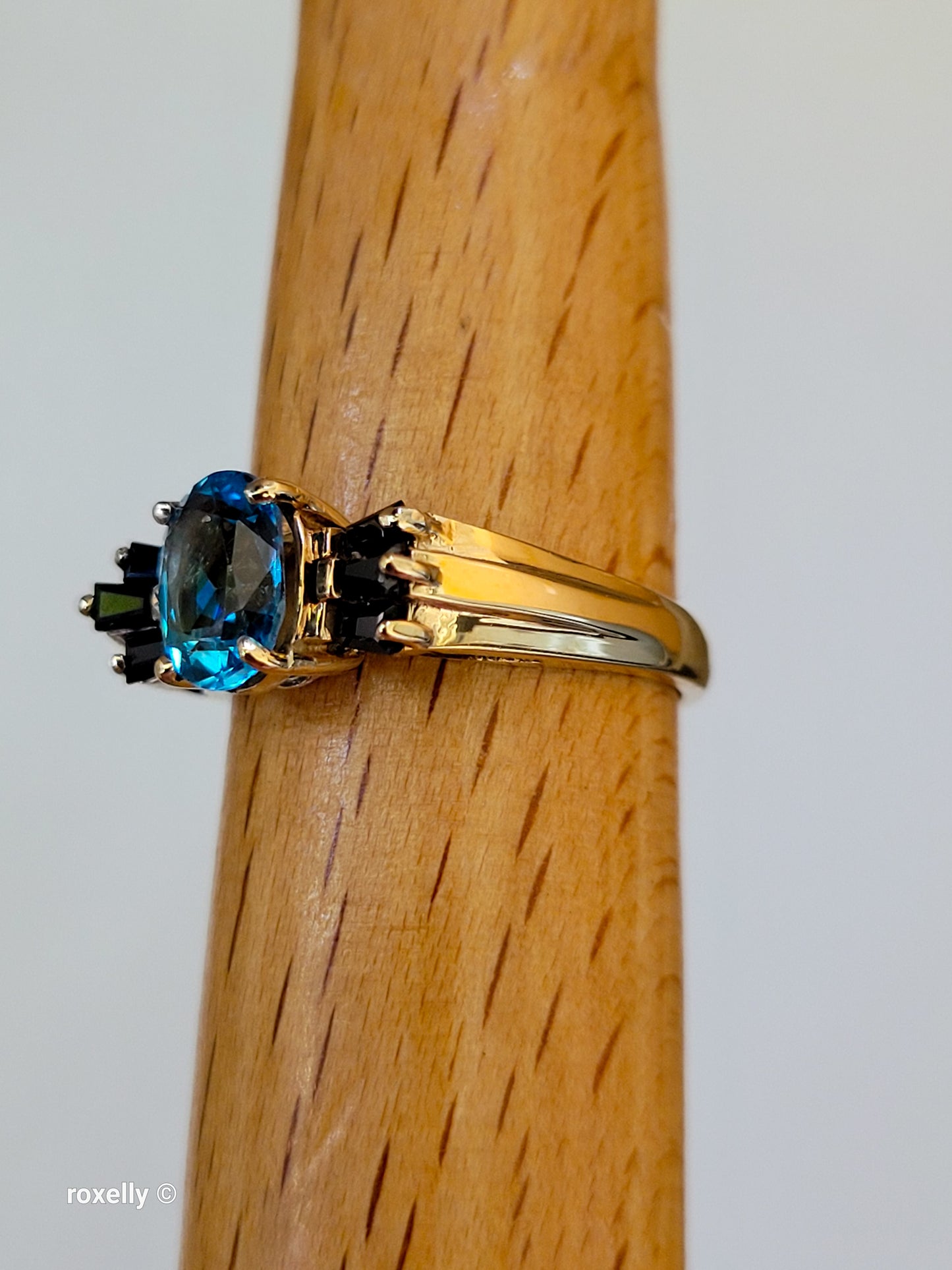 10K Yellow Gold Blue Topaz and Sapphire Cocktail Ring Size 7.25, Solid Gold!