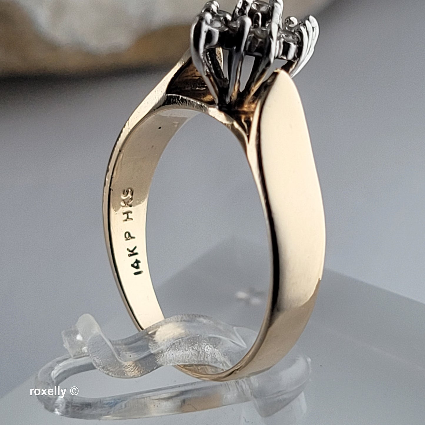 14K Yellow Gold Genuine Diamonds Cluster Ring Size 7.5 - Solid Gold!