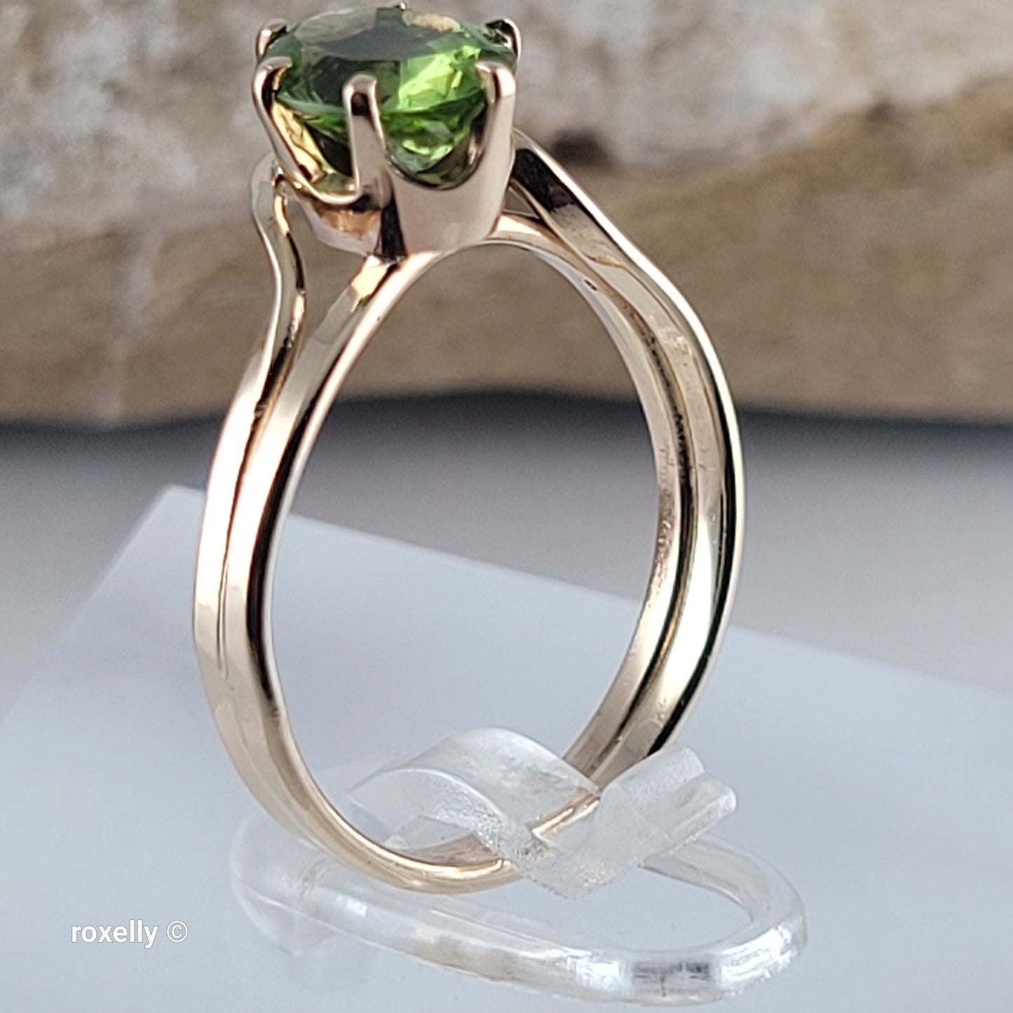 14K Yellow Gold Peridot Cocktail Ring Size 6 - Solid Gold!