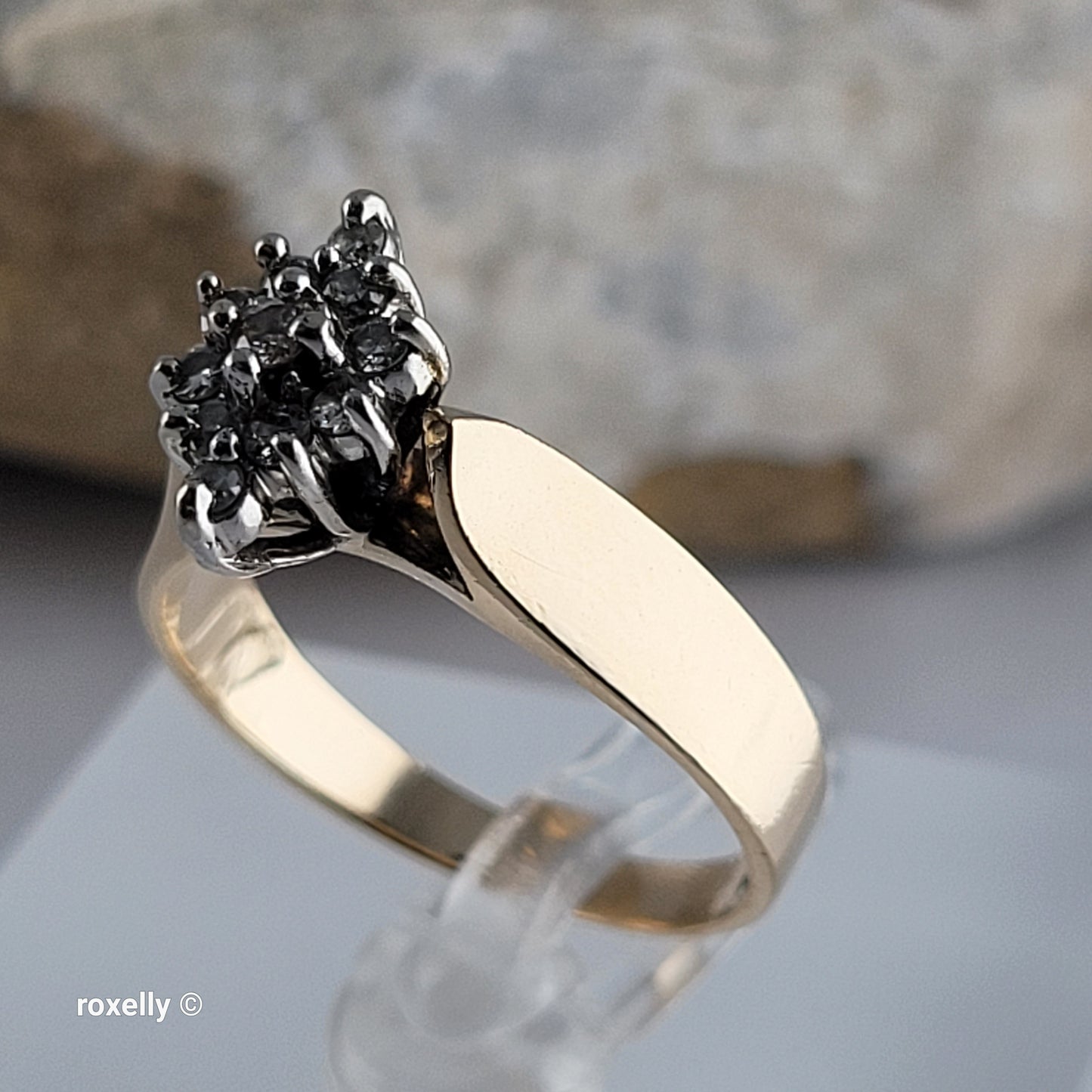 14K Yellow Gold Genuine Diamonds Cluster Ring Size 7.5 - Solid Gold!