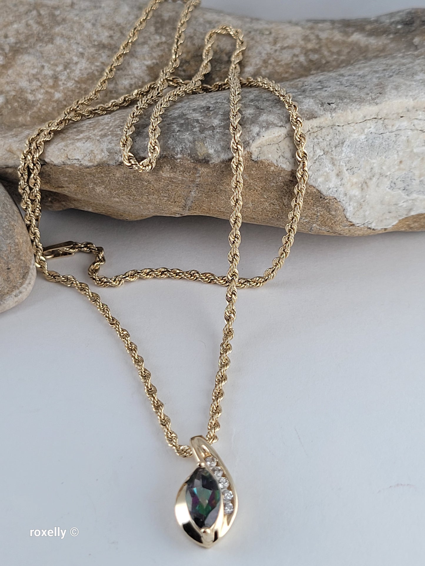 10K Yellow Gold Rope Chain and Mystic Pendant!
