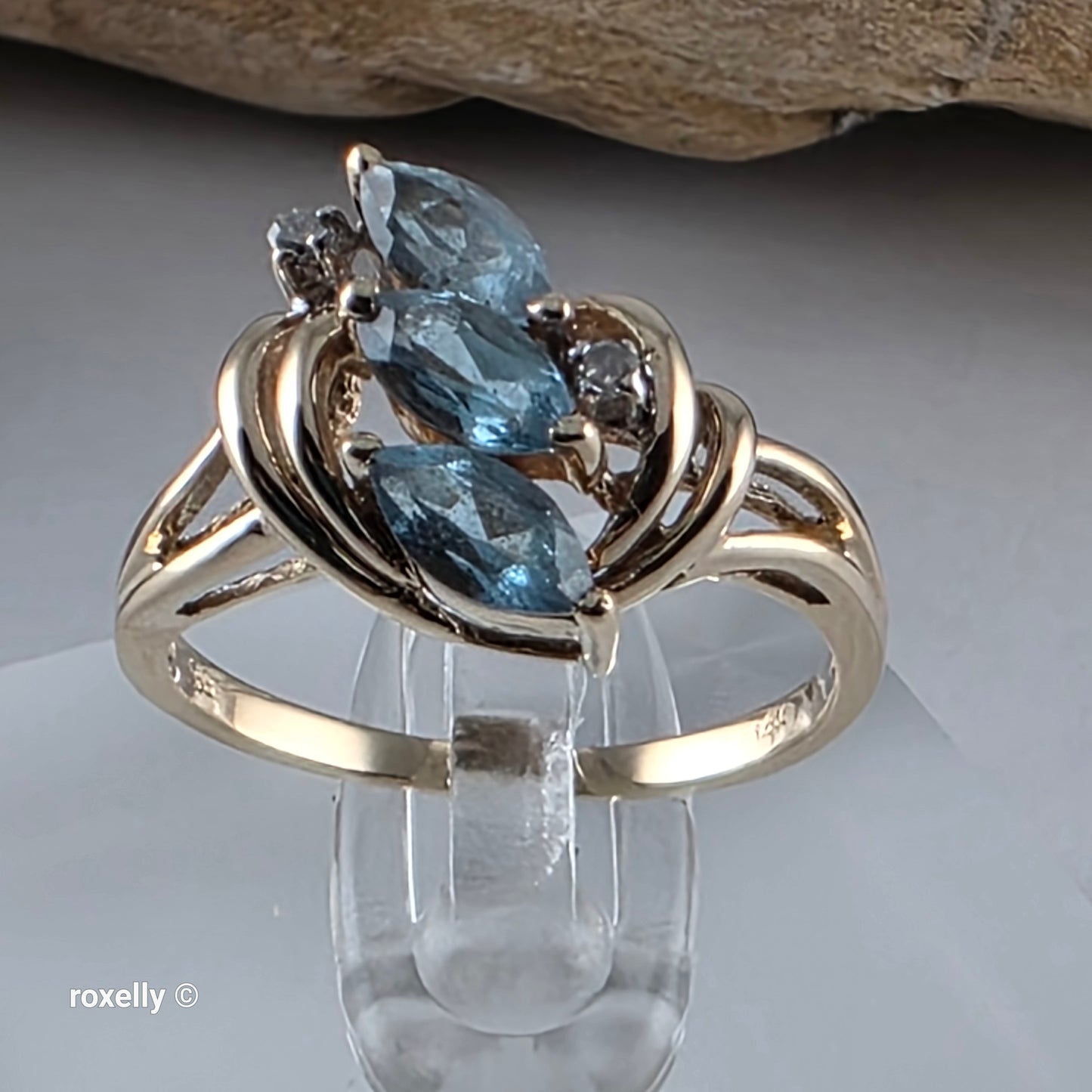 14K Yellow Gold Blue Topaz and Diamond Cocktail Ring Size 6, Solid Gold!