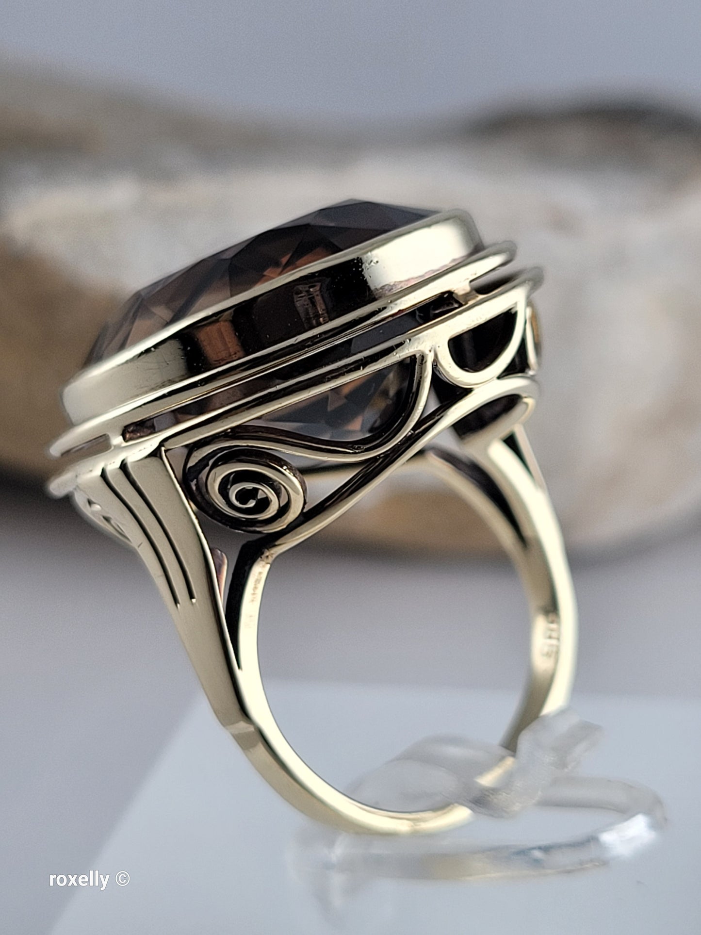 14K Gorgeous Yellow Gold Smoky Topaz Cocktail Ring Size 6, Solid Gold!